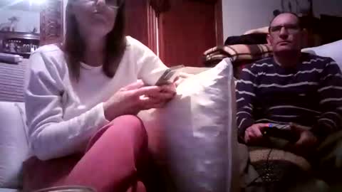 Snapshot of lolahueso chatting on 02.18.25 LOLA HUESO y ERIC online show from 02.18.25
