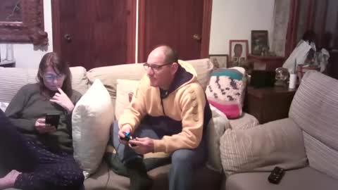 Snapshot of lolahueso chatting on 02.19.25 LOLA HUESO y ERIC online show from 02.19.25