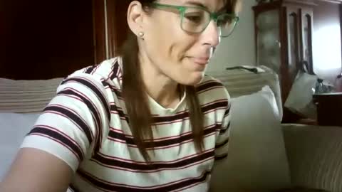 Snapshot of lolahueso chatting on 02.20.25 LOLA HUESO y ERIC online show from 02.20.25