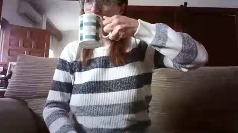 Snapshot of lolahueso chatting on 02.25.25 LOLA HUESO y ERIC online show from 02.25.25