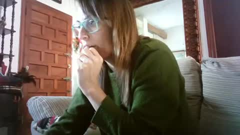 Snapshot of lolahueso chatting on 02.26.25 LOLA HUESO y ERIC online show from 02.26.25