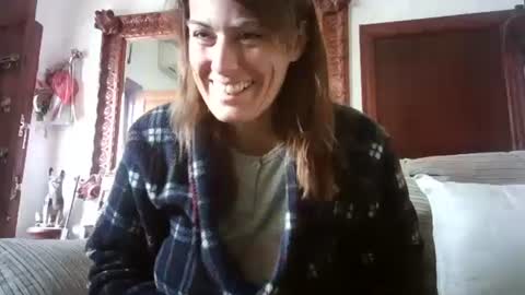 Snapshot of lolahueso chatting on 03.01.25 LOLA HUESO y ERIC online show from 03.01.25