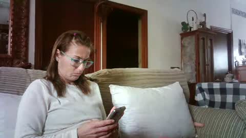 Snapshot of lolahueso chatting on 03.06.25 LOLA HUESO y ERIC online show from 03.06.25