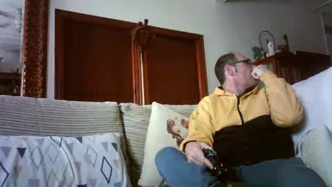 Snapshot of lolahueso chatting on 03.07.25 LOLA HUESO y ERIC online show from 03.07.25