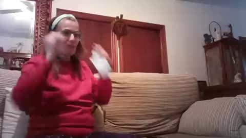 Snapshot of lolahueso chatting on 03.08.25 LOLA HUESO y ERIC online show from 03.08.25