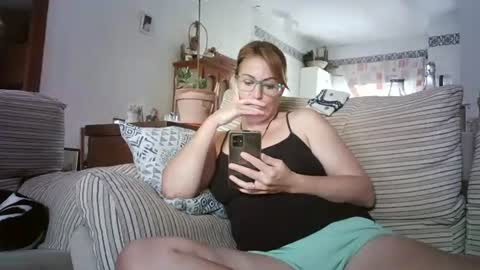 Snapshot of lolahueso chatting on 09.21.25 LOLA HUESO y ERIC online show from 09.21.25