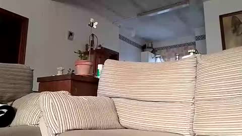 Snapshot of lolahueso chatting on 10.14.25 LOLA HUESO y ERIC online show from 10.14.25
