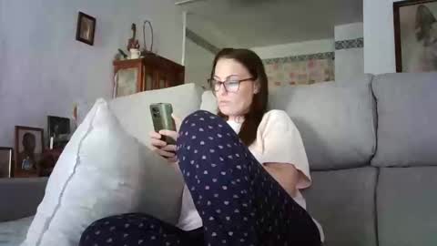 Snapshot of lolahueso chatting on 05.11.26 LOLA HUESO y ERIC online show from 05.11.26