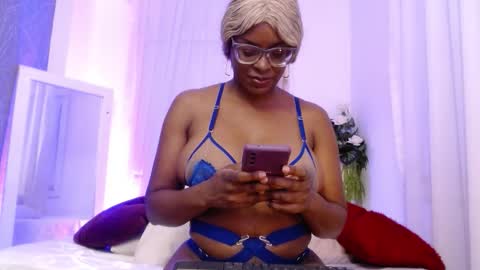 lola online show from 10.18.25