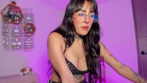 Snapshot of lolaleah_ chatting on 06.30.26 Lola online show from 06.30.26