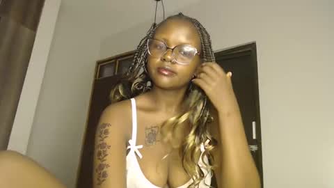 lolamia7 online show from 03.07.25