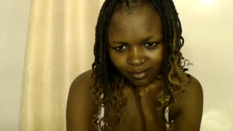 Snapshot of lolamia7 chatting on 07.25.26 lolamia7 online show from 07.25.26