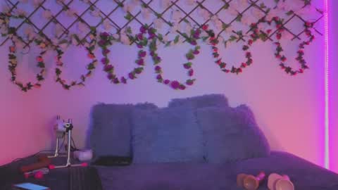 Snapshot of lolarosesxs chatting on 11.25.25 Lola online show from 11.25.25