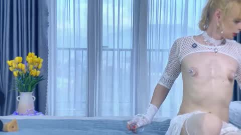 lolaspaists online show from 10.13.25