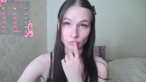 Snapshot of lolavibe6 chatting on 05.05.26 Lola online show from 05.05.26