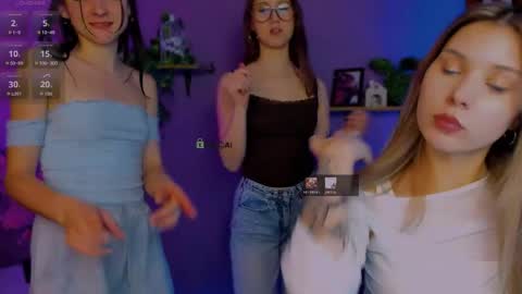 Snapshot of lole_ti chatting on 04.28.26 lole ti online show from 04.28.26