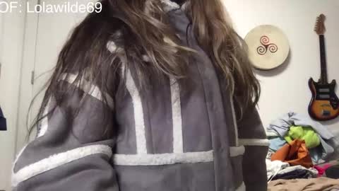 Snapshot of lolita_wilde390 chatting on 12.15.25 Lolita Wildes Back online show from 12.15.25