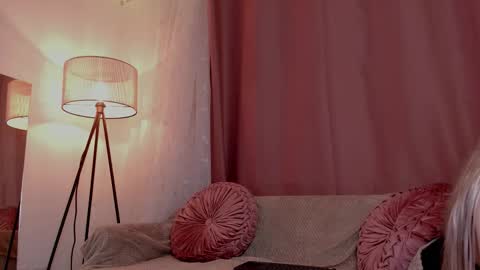 Lolly  online show from 11.18.25