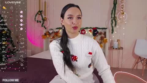 Snapshot of lolly_neal chatting on 12.25.24 Lolly online show from 12.25.24