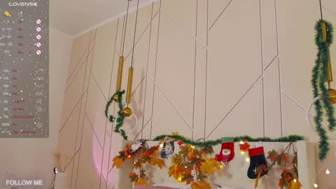 Snapshot of lolly_neal chatting on 01.05.25 Lolly online show from 01.05.25