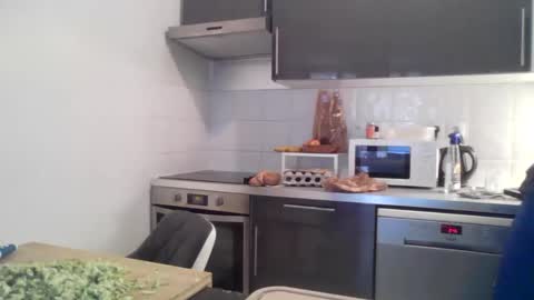 Snapshot of lolo3064 chatting on 10.19.25 lolo3064 online show from 10.19.25