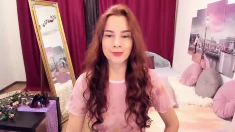 Snapshot of lolomercier chatting on 03.06.25 LoloMercier online show from 03.06.25