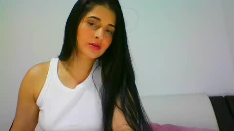 Snapshot of lomaslindosoyyo chatting on 01.06.25 estehfania online show from 01.06.25