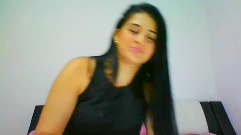 Snapshot of lomaslindosoyyo chatting on 02.08.25 estehfania online show from 02.08.25