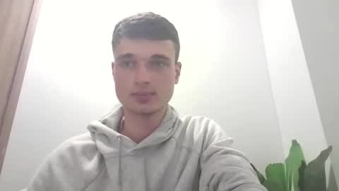 Snapshot of london_tomy chatting on 11.05.25 london_tomy online show from 11.05.25