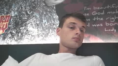 Snapshot of london_tomy chatting on 12.05.25 london_tomy online show from 12.05.25