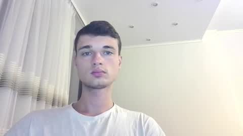 Snapshot of london_tomy chatting on 12.18.25 london_tomy online show from 12.18.25