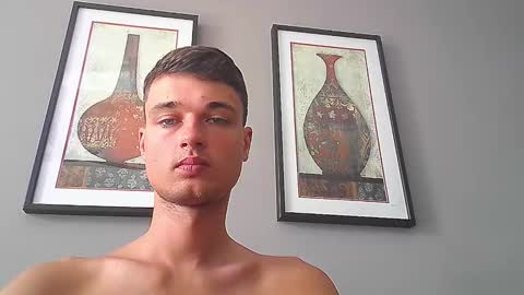 Snapshot of london_tomy chatting on 02.13.26 london_tomy online show from 02.13.26