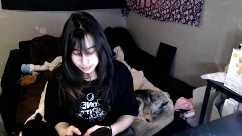 Snapshot of londonray chatting on 03.05.26 londonray online show from 03.05.26