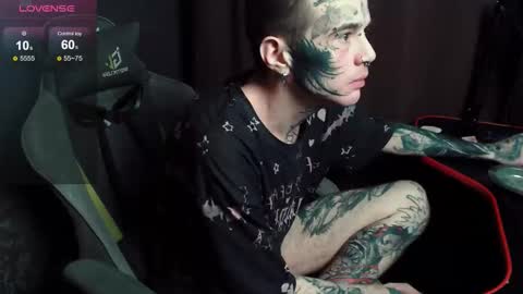 Snapshot of lone1ycrystal chatting on 11.03.25 Chris online show from 11.03.25