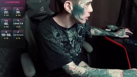 Snapshot of lone1ycrystal chatting on 11.07.25 Chris online show from 11.07.25