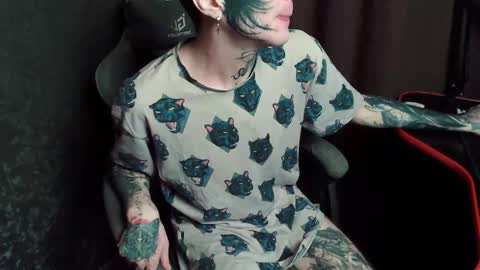 Snapshot of lone1ycrystal chatting on 11.09.25 Chris online show from 11.09.25