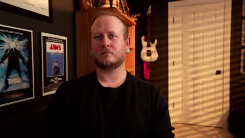 Snapshot of lone_string chatting on 02.18.25 Lone online show from 02.18.25