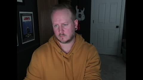 Snapshot of lone_string chatting on 03.06.25 Lone online show from 03.06.25