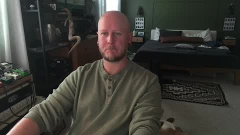 Snapshot of lone_string chatting on 09.18.25 Lone online show from 09.18.25