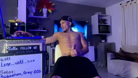 Snapshot of lone_wolf_3x chatting on 04.01.26 lone_wolf_3x online show from 04.01.26