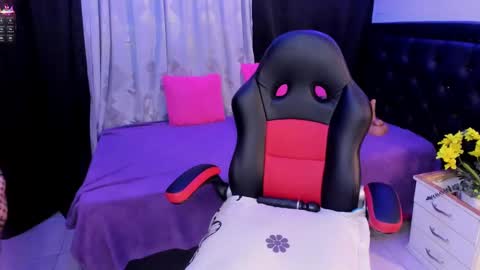 Snapshot of lonely_shewolf chatting on 10.16.25 Jennifer online show from 10.16.25