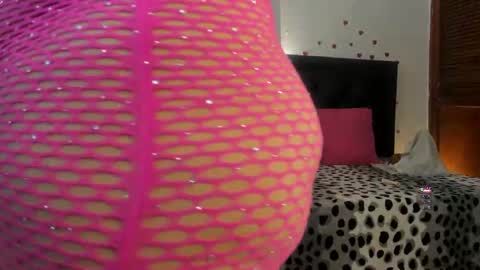 Snapshot of lonely_shewolf chatting on 11.08.25 Jennifer online show from 11.08.25