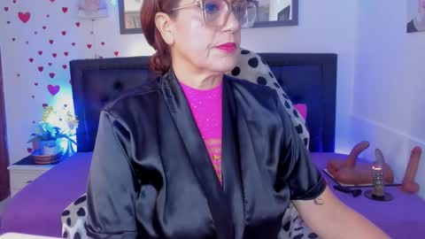 Snapshot of lonely_shewolf chatting on 11.28.25 Jennifer online show from 11.28.25