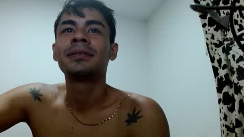 Snapshot of lonelydick2002 chatting on 10.26.25 lonelydick2002 online show from 10.26.25