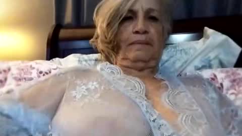 lonelylana1955 online show from 10.17.25