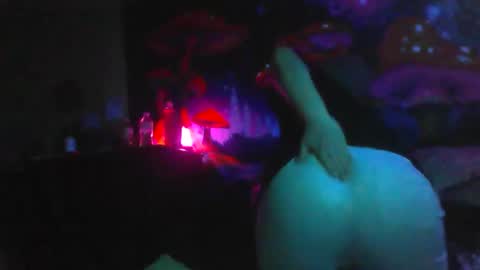 Snapshot of longandskinny16 chatting on 02.18.26 longandskinny16 online show from 02.18.26