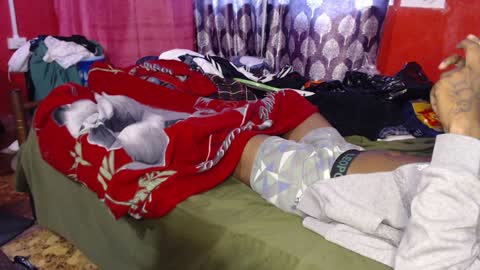 Snapshot of longdickservice01 chatting on 01.02.25 professionalbreastsucker online show from 01.02.25