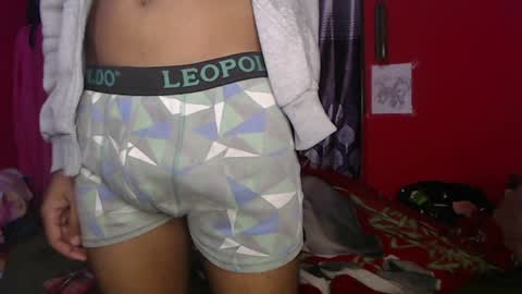 Snapshot of longdickservice01 chatting on 02.04.25 professionalbreastsucker online show from 02.04.25