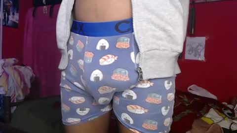 Snapshot of longdickservice01 chatting on 03.04.25 professionalbreastsucker online show from 03.04.25