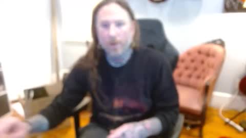 Snapshot of longhair021 chatting on 11.15.25 longhair online show from 11.15.25